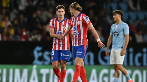 Julián Alvarez e Conor Gallagher juntos no Atlético de Madrid. Foto: Octavio Passos