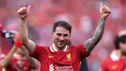 Mac Allister, jogador do Liverpool. (Photo by Carl Recine/Getty Images)