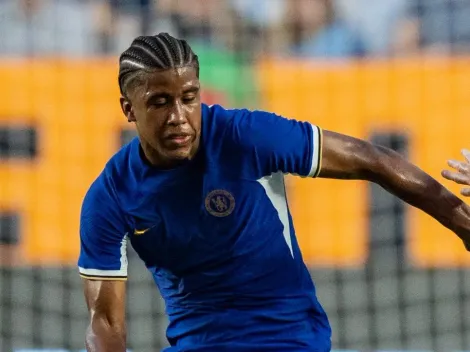 Chelsea e Villa negociam troca de jogadores