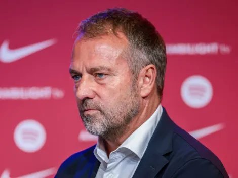 Hansi Flick pede para Barcelona contratar novo lateral