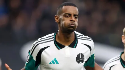 Isak prioriza acordo com o Liverpool.