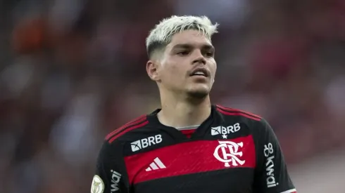 Ayrtton Lucas pode deixar o Flamengo rumo ao Al-Nassr. Foto: Jorge Rodrigues/AGIF