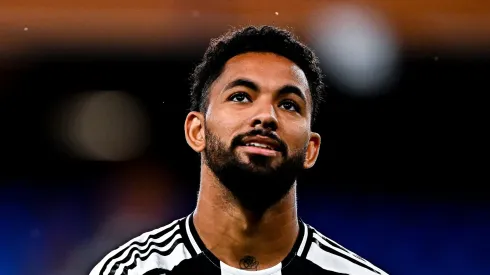 Douglas Luiz falta ao treino da Juventus.