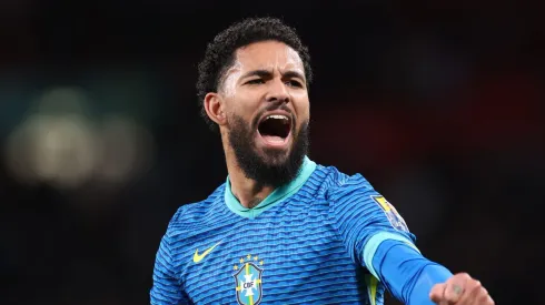 Liverpool pode frustrar palmeirenses após manifestar interesse em Douglas Luiz, da Juventus.(Photo by Catherine Ivill/Getty Images)