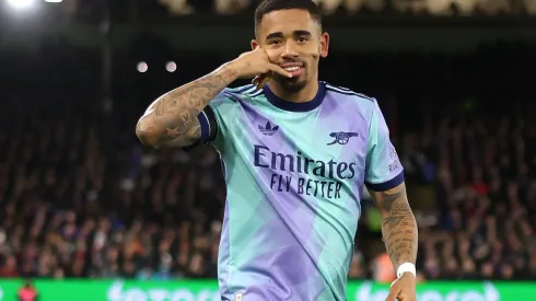 Palmeiras define estratégia para atravessar o Flamengo e fechar com Gabriel Jesus, do Arsenal. (Photo by Alex Pantling/Getty Images)