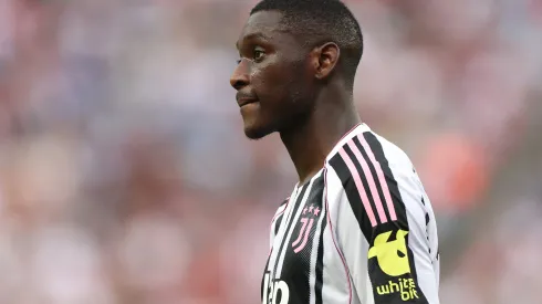 Juventus tenta manter Kolo Muani