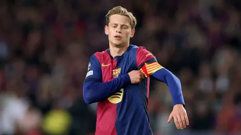 Barcelona aguarda resolução de disputa legal entre Frenkie de Jong e seu ex-agente para renovar contrato. (Photo by Carl Recine/Getty Images)
