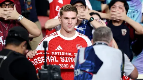 Chegada de VIktor Gyökeres ao Arsenal deixa William Saliba animado para o futuro. (Photo by Yong Teck Lim/Getty Images)