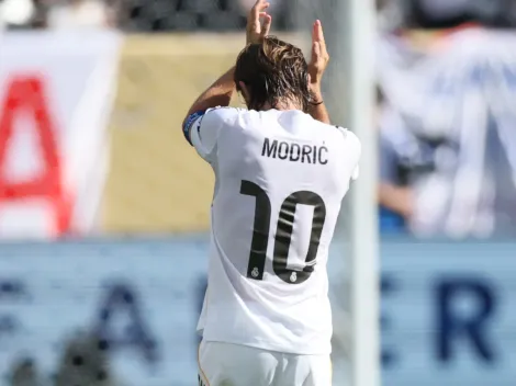 Kylian Mbappé assume camisa 10