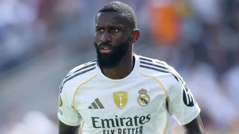 Real Madrid pega todos de surpresa e decide liberar Rüdiger; Alemão tem proposta da Arábia Saudita. (Photo by Alex Grimm/Getty Images)