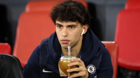 João Félix antes de jogo do Chelsea