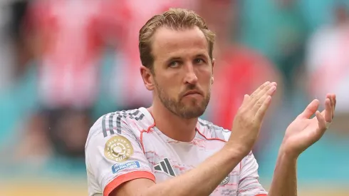 Harry Kane cogita deixar o Bayern para retornar à Premier League; Manchester United está de olho. (Photo by Michael Reaves/Getty Images)