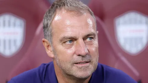 Descartado por Hansi Flick, Oriol Romeu pode rescindir com o Barcelona para ir jogar no Girona. (Photo by Paul Miller/Getty Images)