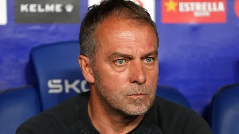 Hansi Flick, treinador do Barcelona. (Photo by Alex Caparros/Getty Images)
