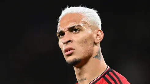 Antony busca saída do Manchester United.