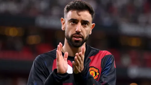 Bruno Fernandes pelo aquecimento no Manchester United