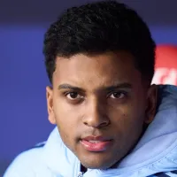 Torcida do Liverpool elogia jovem Rio Ngumoha e ciata Rodrygo, do Real Madrid