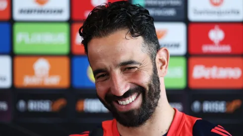 Ruben Amorim, treinador do Manchester United, em entrevista coletiva. (Photo by Alex Livesey/Getty Images)