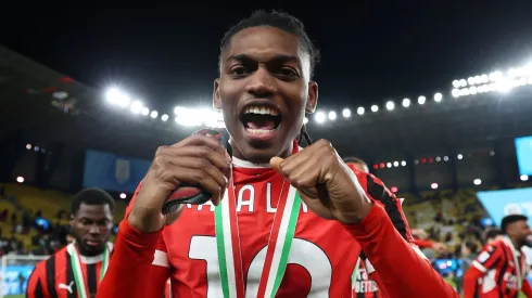 Alvo de Barcelona, Manchester City e Bayern, Rafael Leão encerra novela e quer permanecer no Milan. (Photo by Yasser Bakhsh/Getty Images)