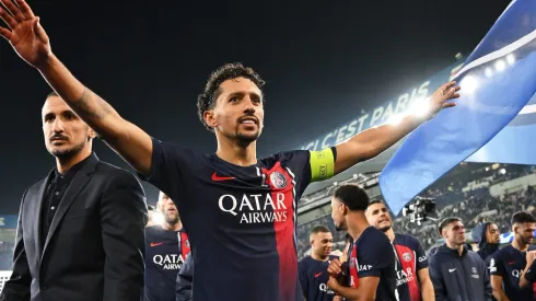 Marquinhos opta por seguir no Paris Saint-Germain, mesmo diante de propostas tentadoras do futebol árabe. (Photo by David Ramos/Getty Images)