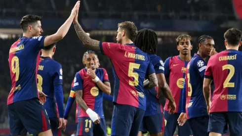 Jogadores do Barcelona, em campo (Foto: David Ramos/Getty Images)