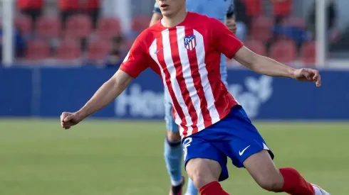 O FC Barcelona intensifica negociações para contratar Gerónimo Spina, zagueiro de 20 anos em destaque no Atlético de Madrid B. (Foto: Divulgação/Twitter)