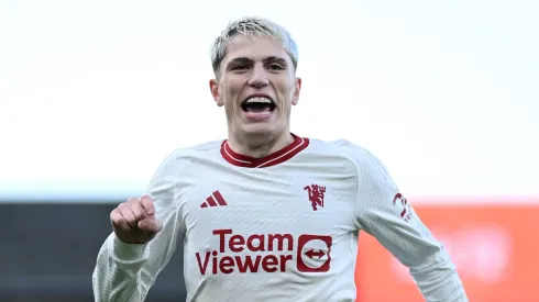 Chelsea chega a acordo com Garnacho e agora negocia sua compra junto ao Manchester United. (Photo by Shaun Botterill/Getty Images)