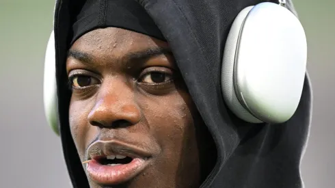 Em meio a dúvidas sobre o futuro da defesa, o Manchester City iniciou conversas com o RB Leipzig para garantir a chegada do zagueiro Castello Lukeba. (Photo by Stuart Franklin/Getty Images)