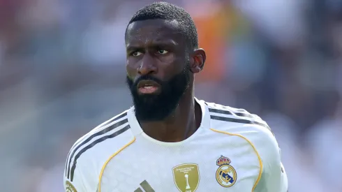 Antonio Rüdiger em jogo do Real Madrid (Foto: Alex Grimm/Getty Images)