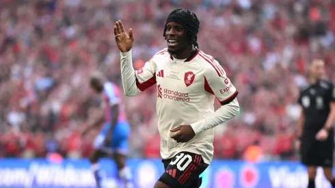 Jeremie Frimpong marca pelo Liverpool (Foto: Clive Mason/Getty Images)