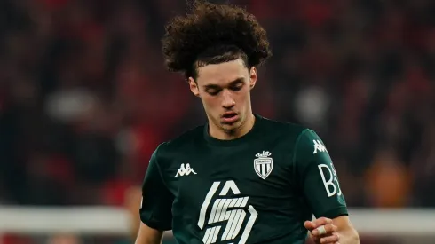 Maghnes Akliouche, jovem promessa do Monaco, desperta interesse do Manchester City em janela movimentada. Foto: Gualter Fatia/Getty Images