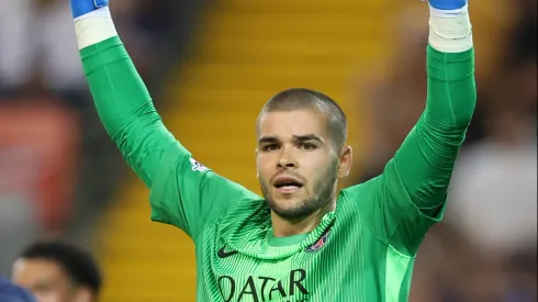 PSG X Tottenham: Lucas Chevalier comete falha bizarra em sua estreia após barrar Donnarumma; Veja o vídeo. (Photo by Claudio Villa/Getty Images)