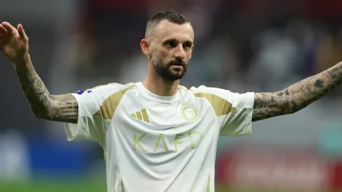 O meio-campista croata Marcelo Brozović enfrenta especulações sobre seu futuro no Al-Nassr. (Foto: Yasser Bakhsh/Getty Images)