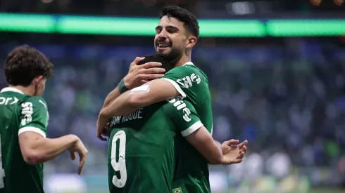 Flaco López e Vitor Roque juntos pelo Palmeiras (Foto: Ettore Chiereguini/AGIF)