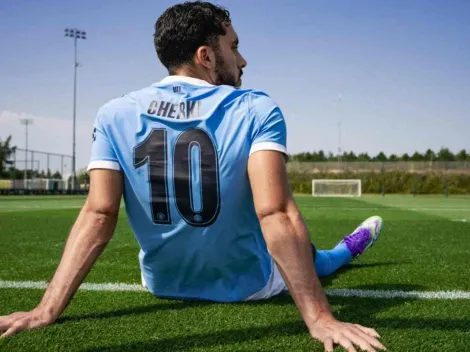 Manchester City anuncia Rayan Cherki como novo camisa 10