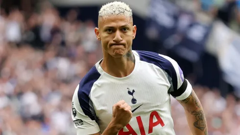 Richarlison marca para o Tottenham e se torna o primeiro brasileiro a fazer gol nesta Premier League. Foto: Julian Finney/Getty Images
