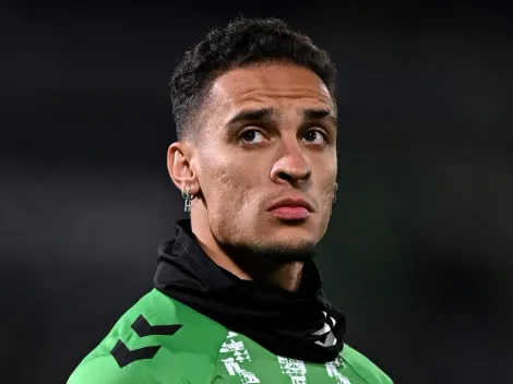 Chelsea pode negociar Chukwueze caso Real Betis não contrate Antony