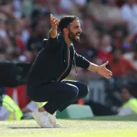 Manchester United perde para o Arsenal com falha desastrosa de Bayindir