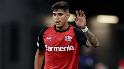 Hincapié é alvo também de proposta do Chelsea, que se articula para apresentar oferta. Foto: Lars Baron/Getty Images