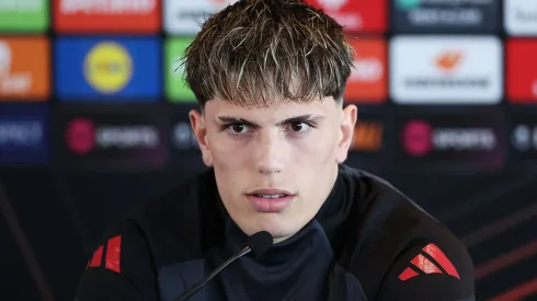 Alejandro Garnacho em entrevista pelo Manchester United.