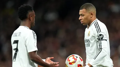 Vini Jr e Mbappé são detonados pela torcida do Real Madrid após 1° tempo contra o Osasuna. (Photo by Angel Martinez/Getty Images)