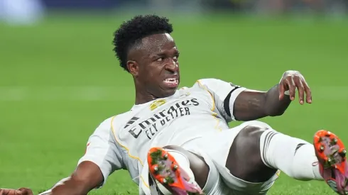 Vini Jr vira motivo de piada após chute bizarro em Real Madrid 1 x 0 Osasuna; Veja o vídeo. (Photo by Angel Martinez/Getty Images)