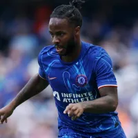 Chelsea ainda busca a venda de Sterling e outros sete jogadores do seu plantel