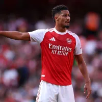 Saliba vê Arsenal maduro e projeta briga pelo título da Premier League após reforços: “Já estamos melhores”