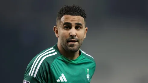 Al-Nassr e Al-Ahli chegam embalados por atuações marcantes nas semifinais, trazendo craques como Cristiano Ronaldo, João Félix, Riyad Mahrez e Ivan Toney para uma disputa que reúne talento, rivalidade e expectativas elevadas. (Photo by Mohamed Farag/Getty Images)