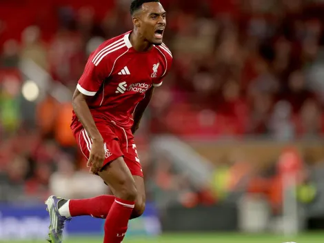 Retorno de jogador do Liverpool agrada o técnico Arne Slot: "Pode nos ajudar muito"