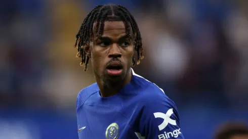 Carney Chukwuemeka em ação pelo Chelsea.