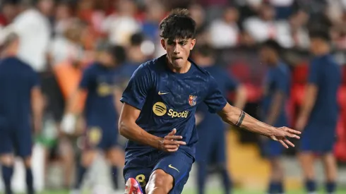 Marc Bernal em campo durante jogo contra o Rayo Vallecano (Foto: Denis Doyle/Getty Images)