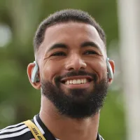 Douglas Luiz entra para o top-5 dos jogadores brasileiros mais caros da janela após retorno à Premier League