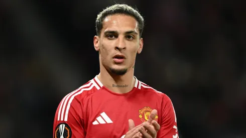 Fenerbahçe aceita pagar valor exigido pelo Manchester United para fechar a contratação de Antony (Photo by Gareth Copley/Getty Images)